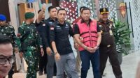 Mantan Wakil Kepala Badan Gizi Nasional (BGN), Sony Sonjaya, usai menjalani pemeriksaan di Gedung Kejaksaan Agung, Jakarta. Sony ditetapkan sebagai tersangka dalam kasus dugaan korupsi tata kelola program Makan Bergizi Gratis (MBG) periode 2025–2026.
